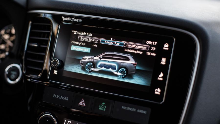 Детали интерьера Mitsubishi Outlander PHEV 2017 года  (NA) (фото 56 из 70)